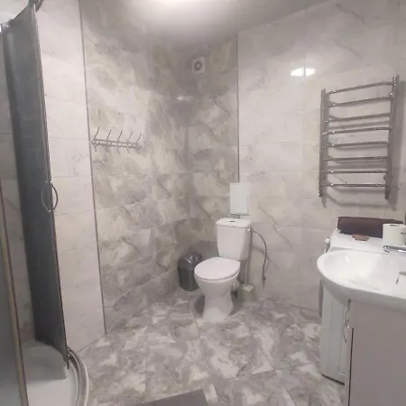 в новобудові в жк фамілія Appartement *